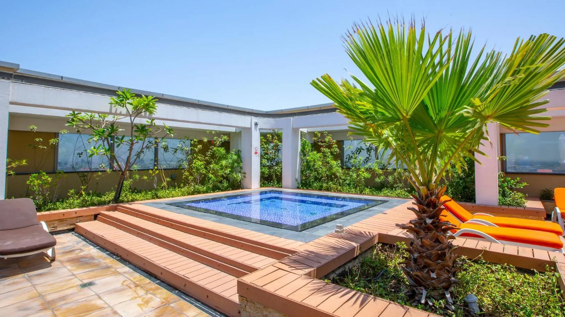 1 Bedroom Elegant & Spacious At Sky Gardens Difc Dubai
