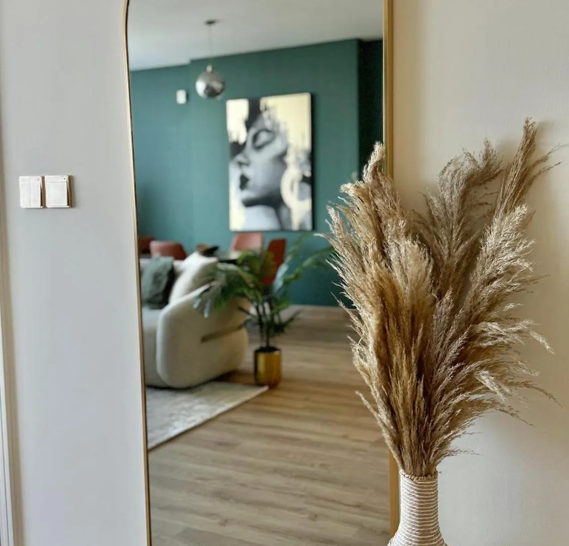 1 Bedroom Elegant & Spacious At Sky Gardens Difc Dubai